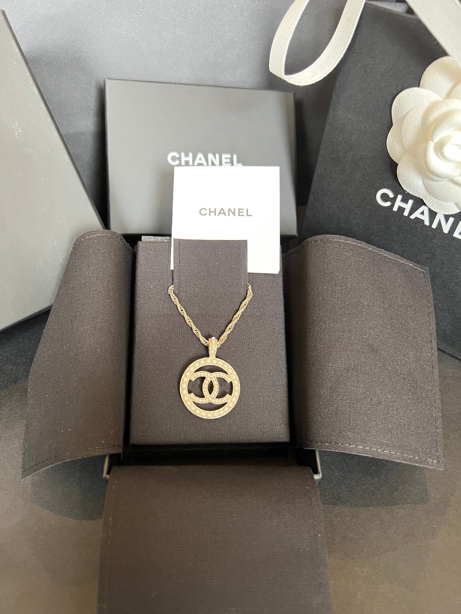 CHANEL Classic CC Logo Necklace(Gold/Silver)